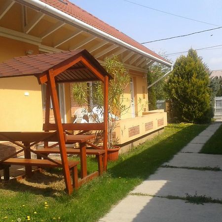 Tulipán Vendégház Hajdúszoboszló Exterior foto