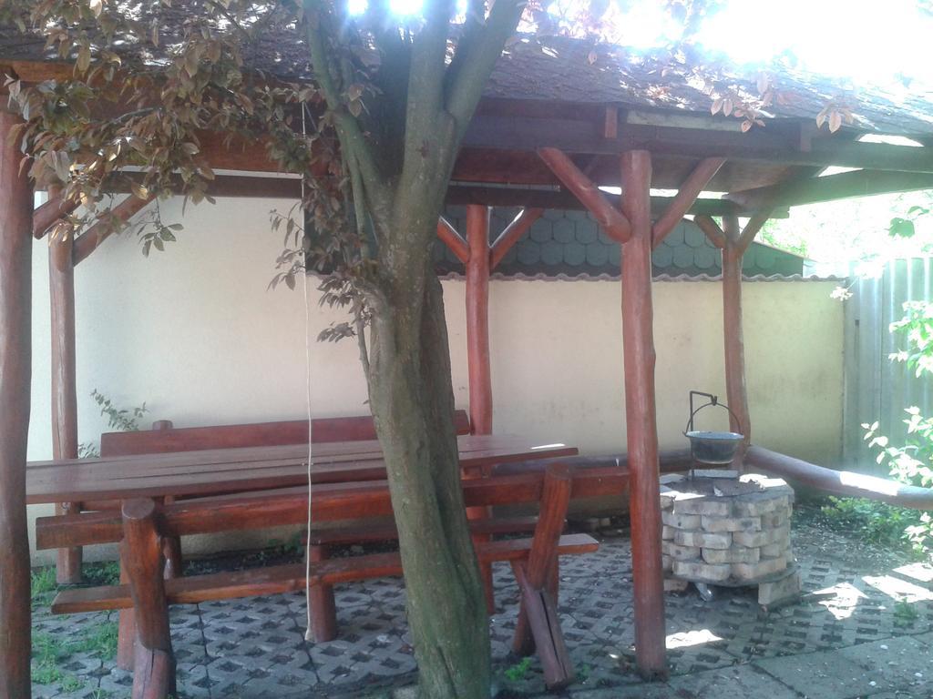 Tulipán Vendégház Hajdúszoboszló Exterior foto